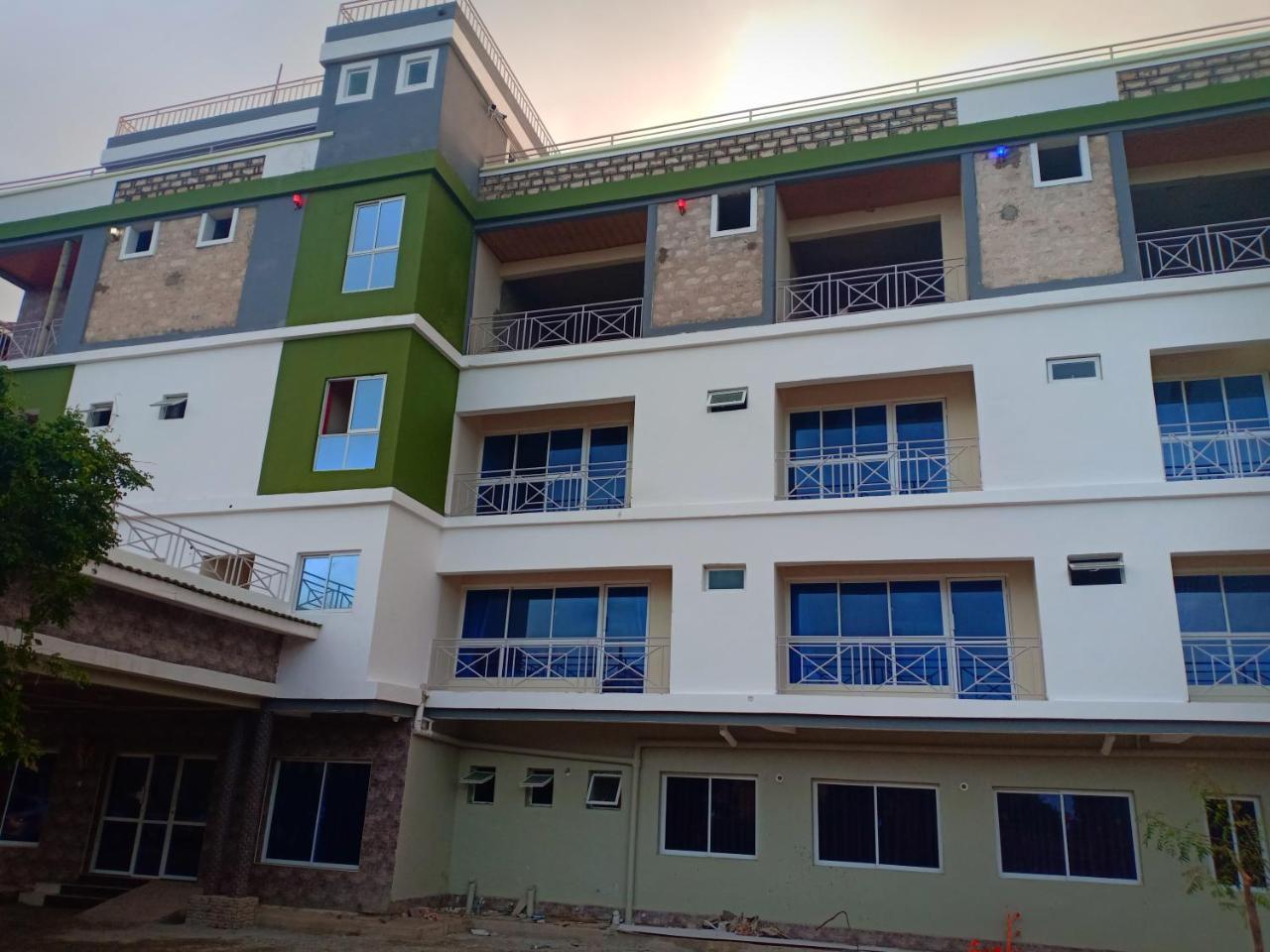 Diplomat Diani Beach Resort ภายนอก รูปภาพ