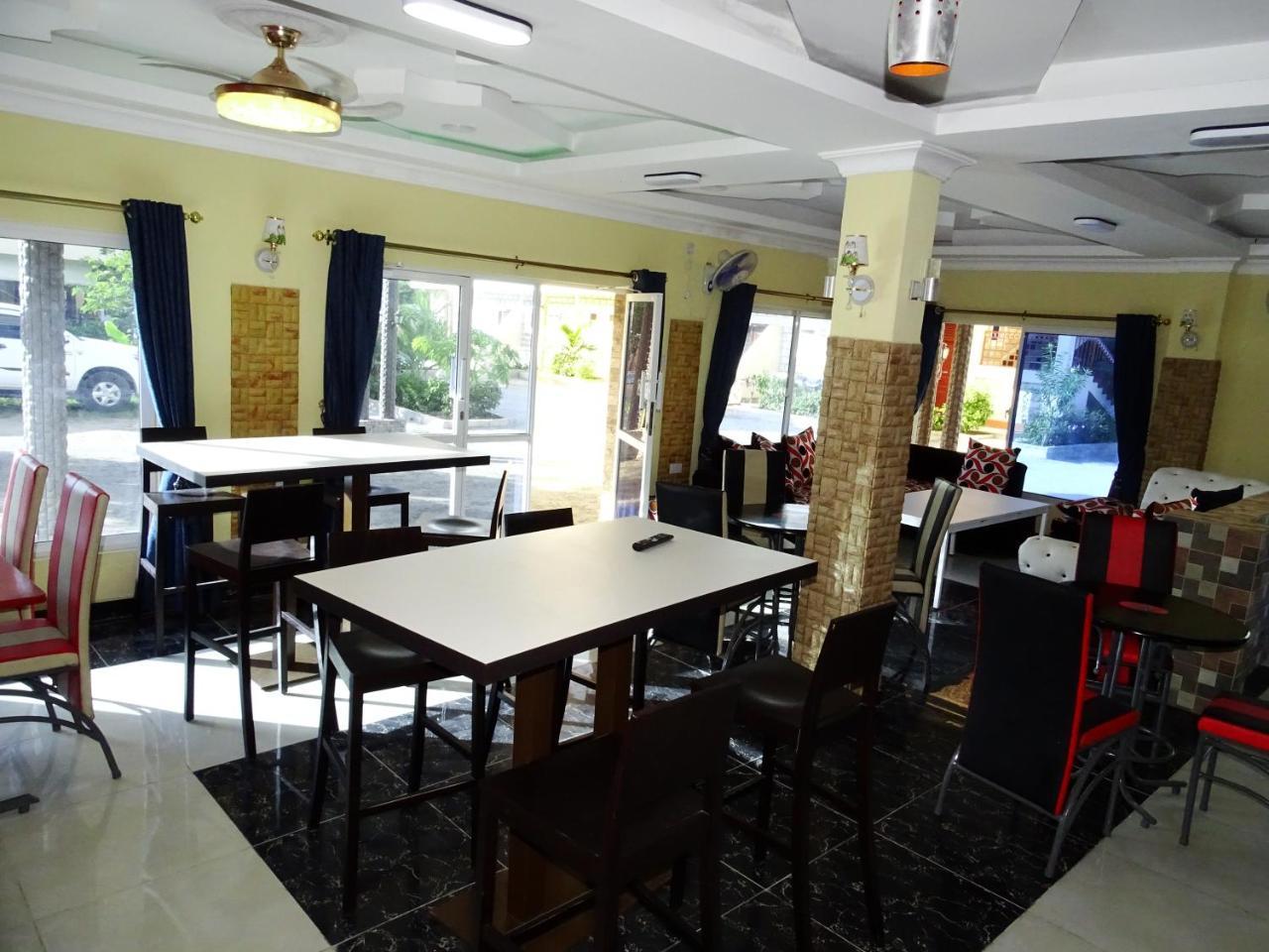 Diplomat Diani Beach Resort ภายนอก รูปภาพ