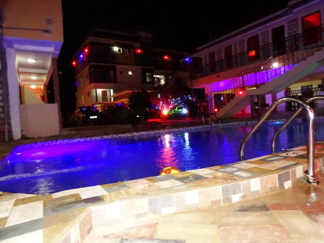 Diplomat Diani Beach Resort ภายนอก รูปภาพ