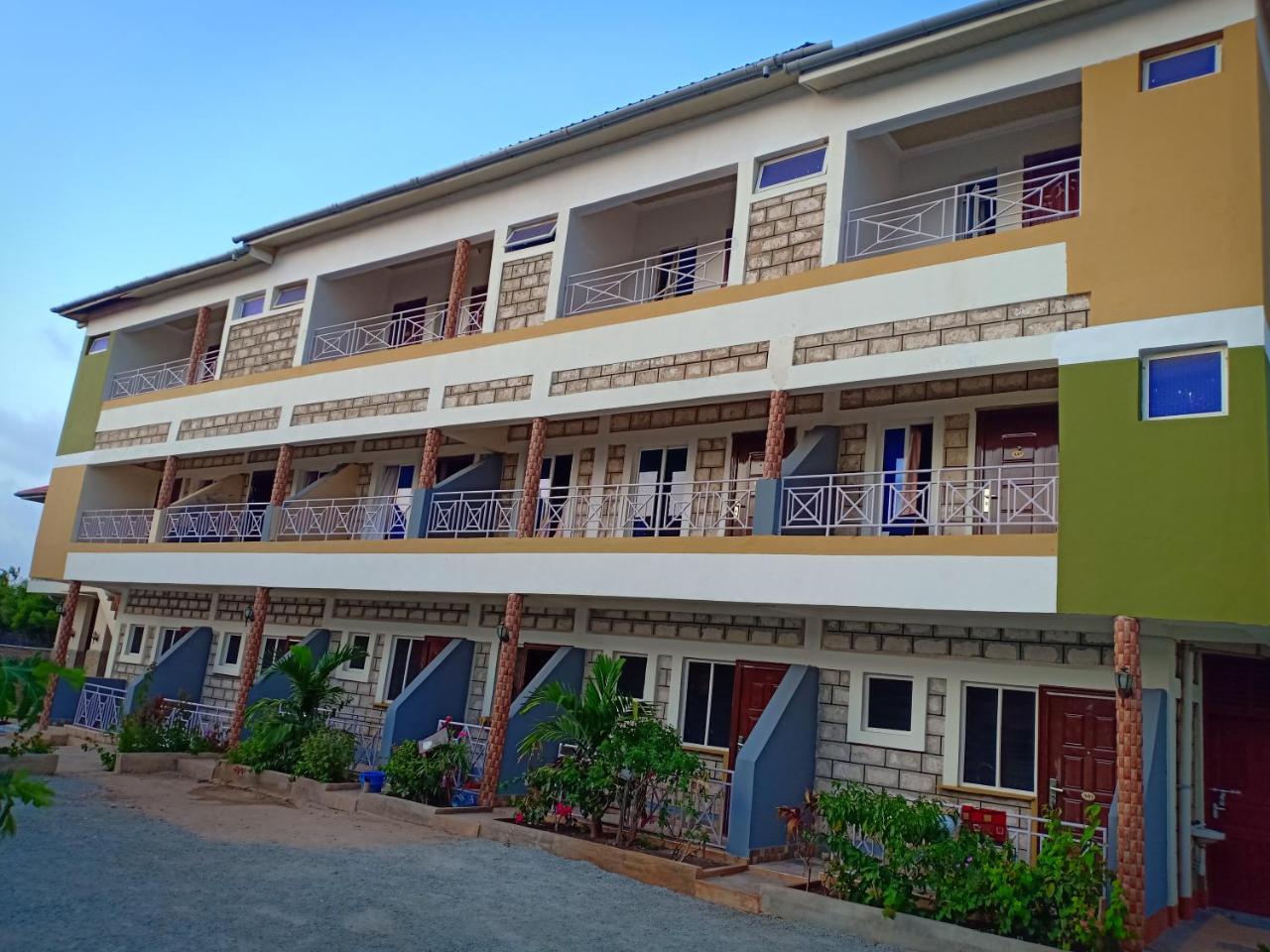 Diplomat Diani Beach Resort ภายนอก รูปภาพ