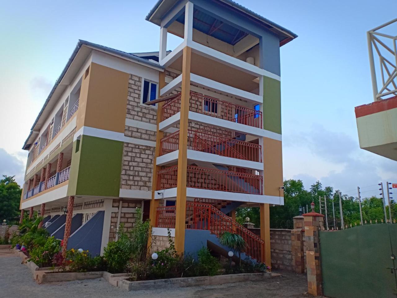 Diplomat Diani Beach Resort ภายนอก รูปภาพ