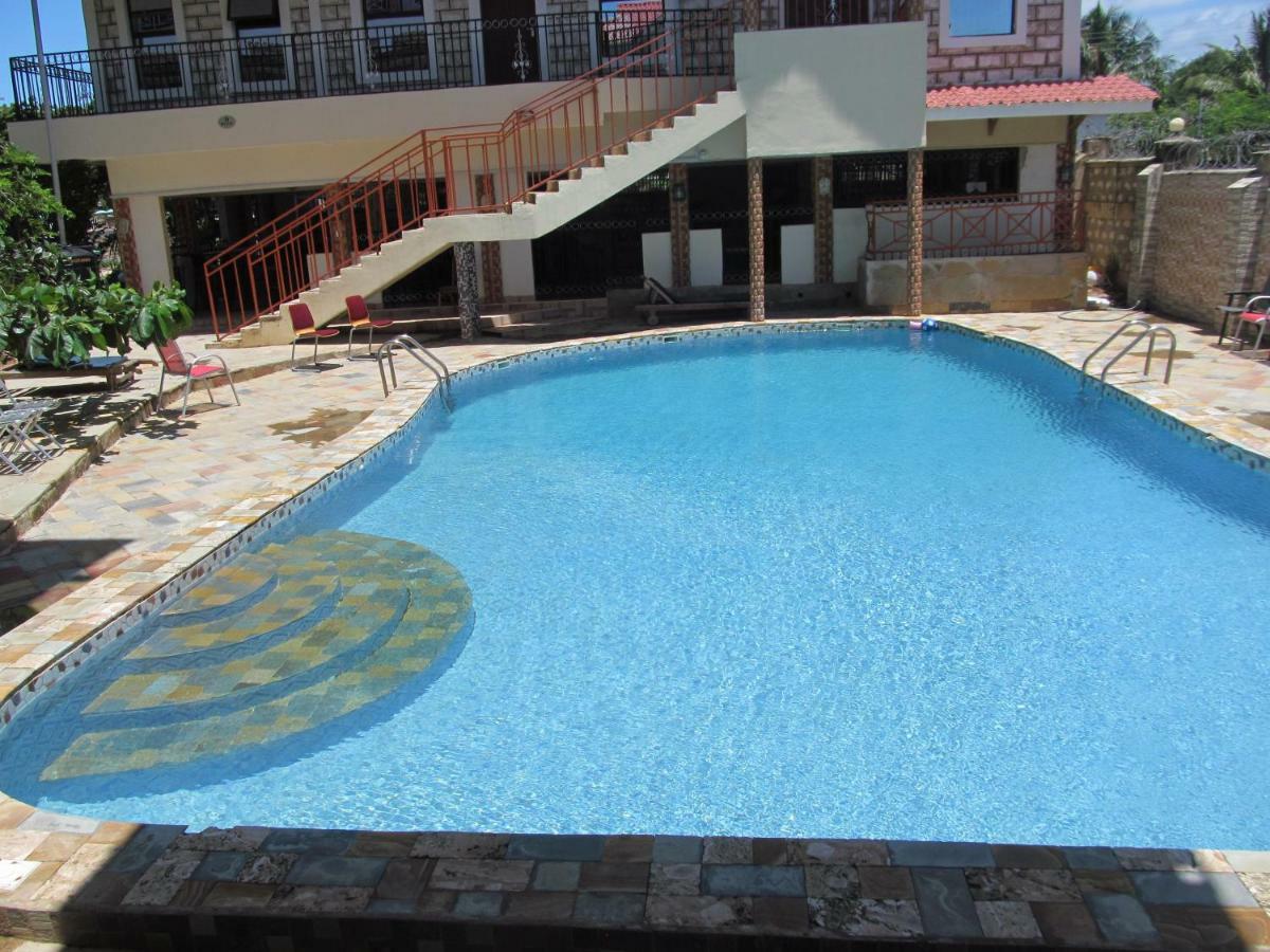 Diplomat Diani Beach Resort ภายนอก รูปภาพ