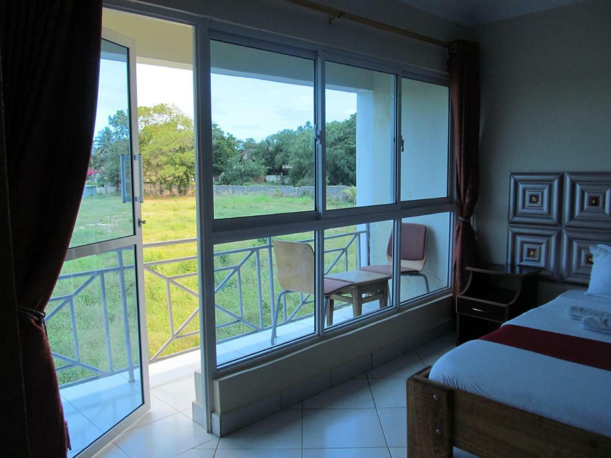 Diplomat Diani Beach Resort ภายนอก รูปภาพ