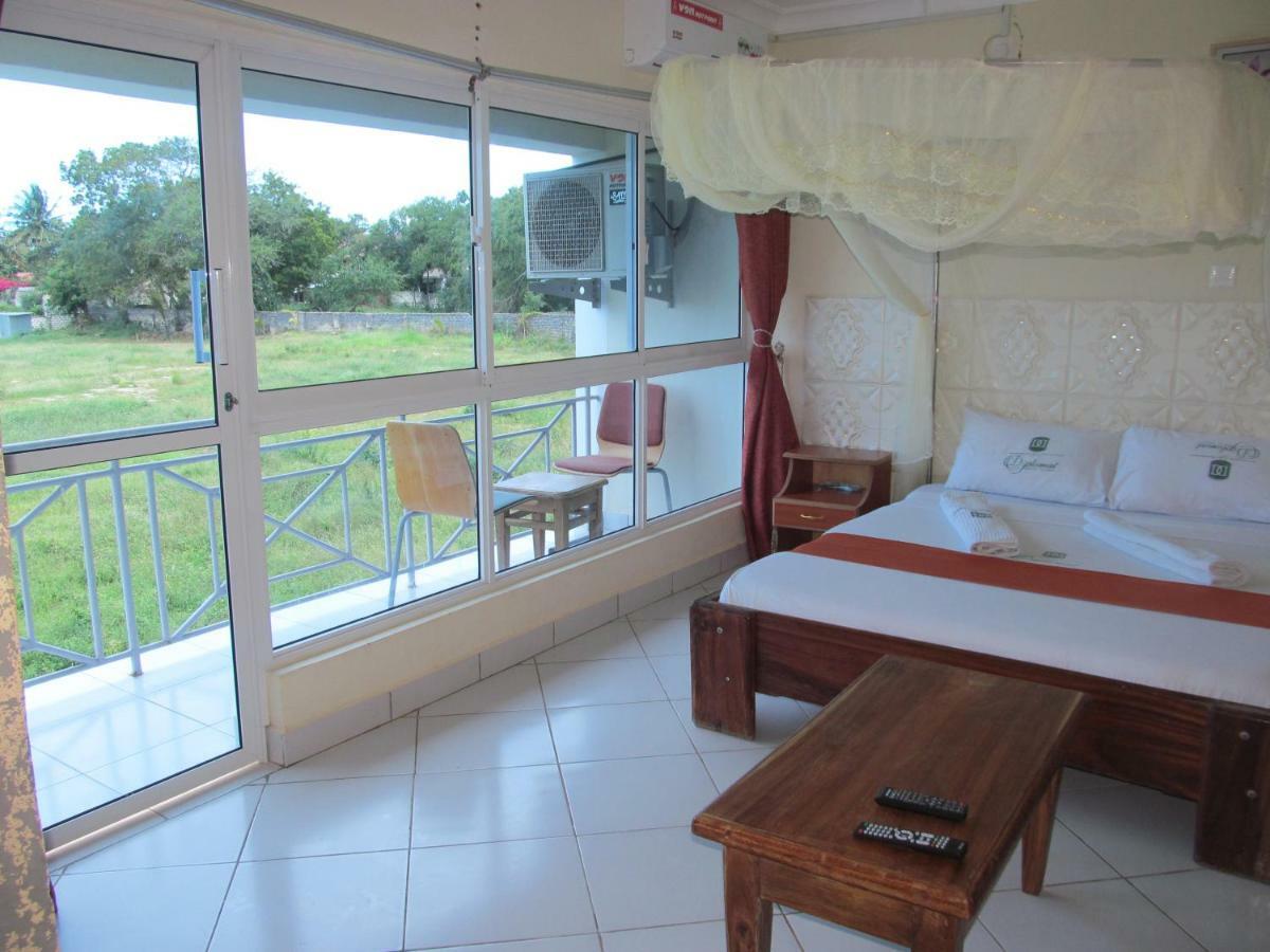 Diplomat Diani Beach Resort ภายนอก รูปภาพ